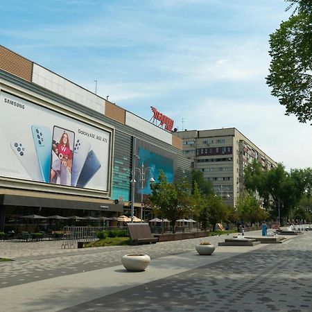 Nadezhda Apartments On Zhibek Zholy Avenue 33 Алмати Екстер'єр фото